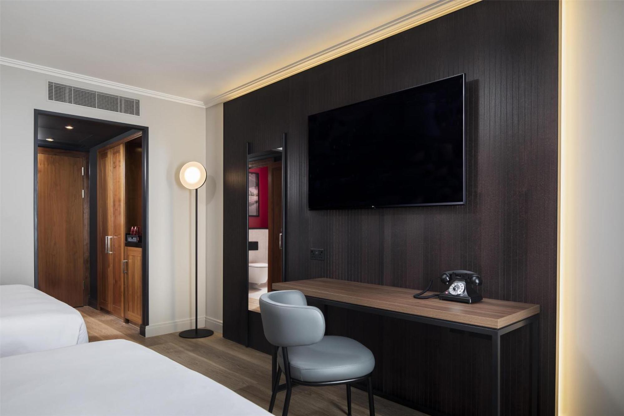 London Stadium Hotel, A Member Of Radisson Individuals Hotel 4*